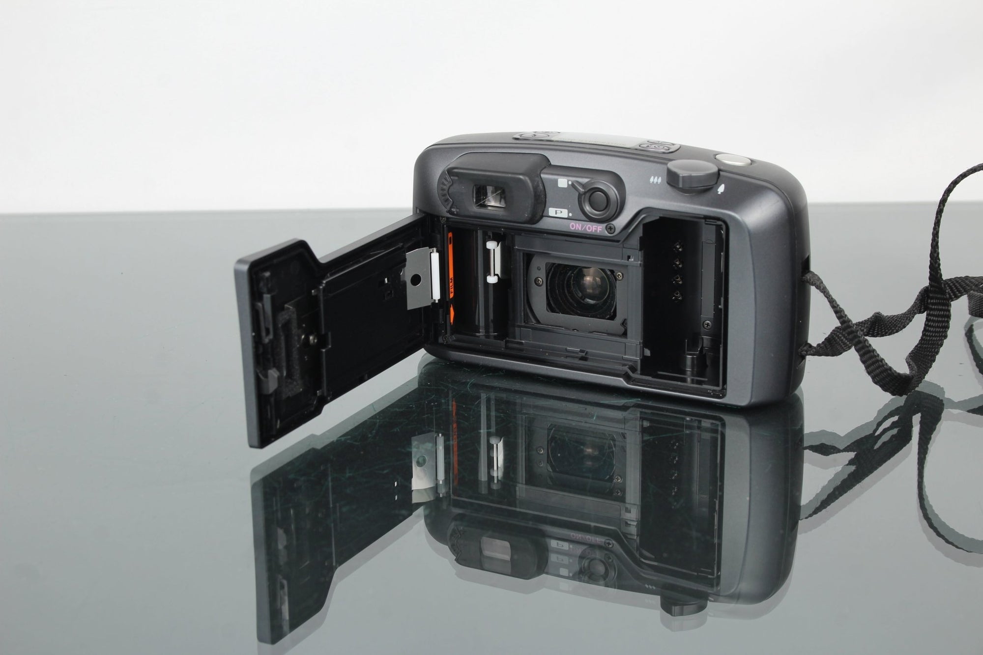 Pentax Espio 140 - Dutch|Thrift