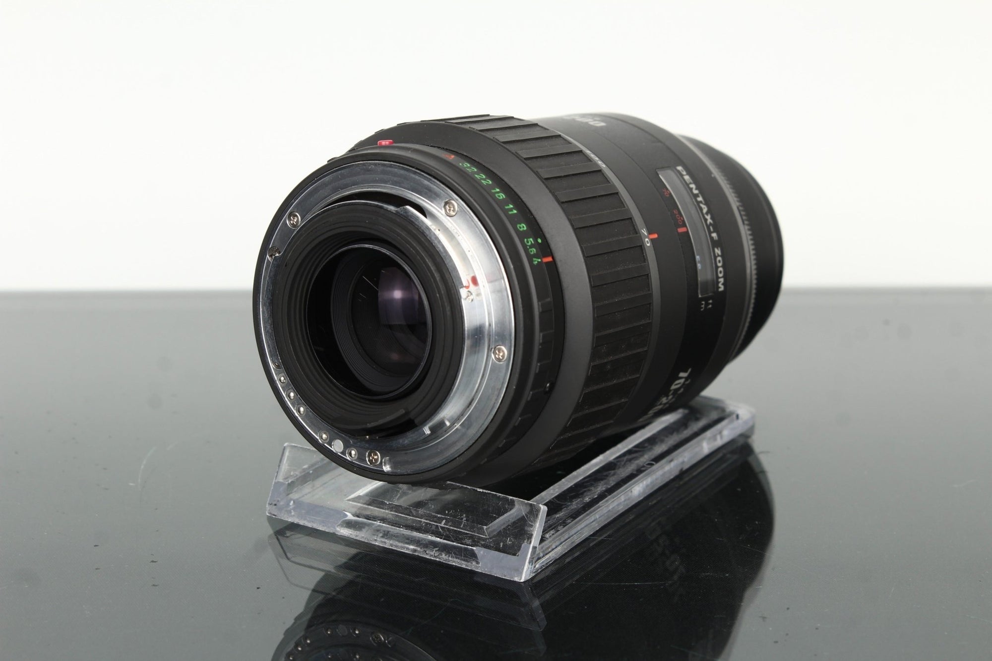 Pentax - F Zoom 1:4 - 5.6 70 - 200mm - Dutch|Thrift