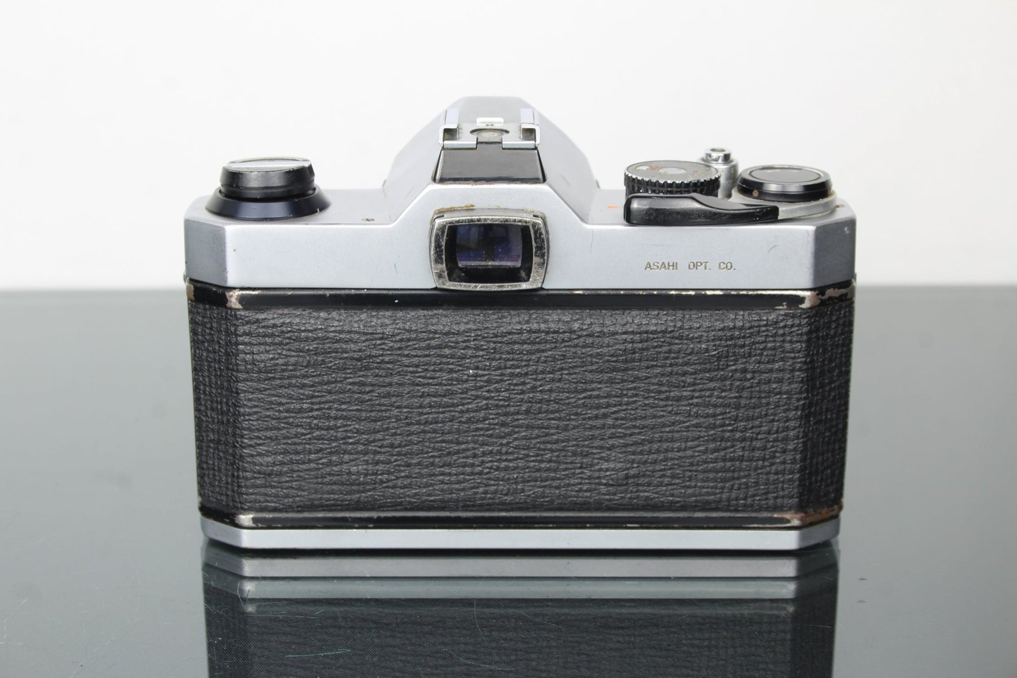 Pentax K1000 + 50mm 1:2 Pentax lens - Dutch|Thrift