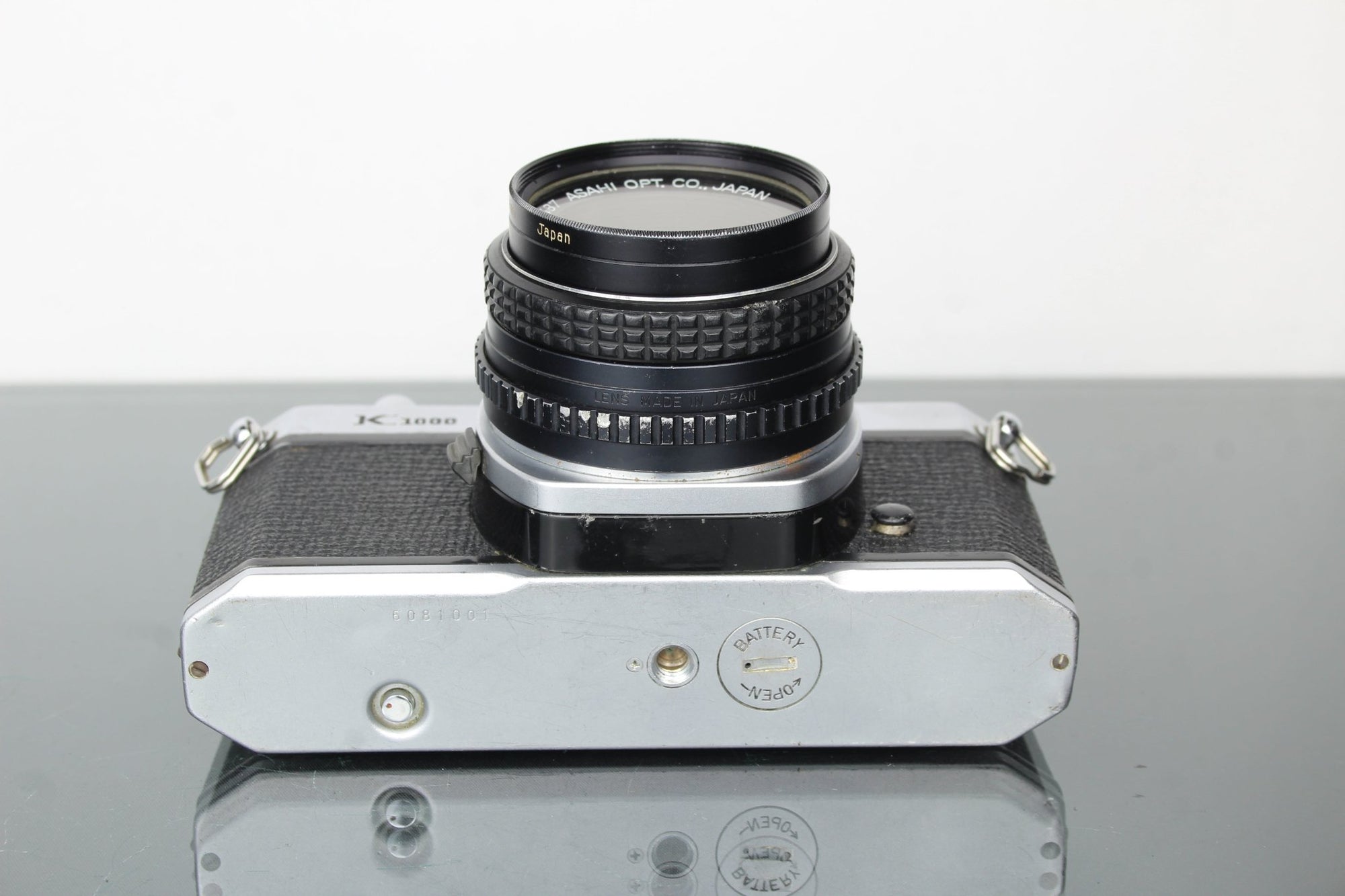 Pentax K1000 + 50mm 1:2 Pentax lens - Dutch|Thrift