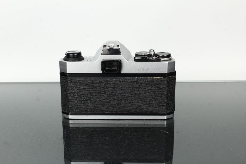 Pentax K1000 + Pentax - M 50mm f/2 - Dutch|Thrift