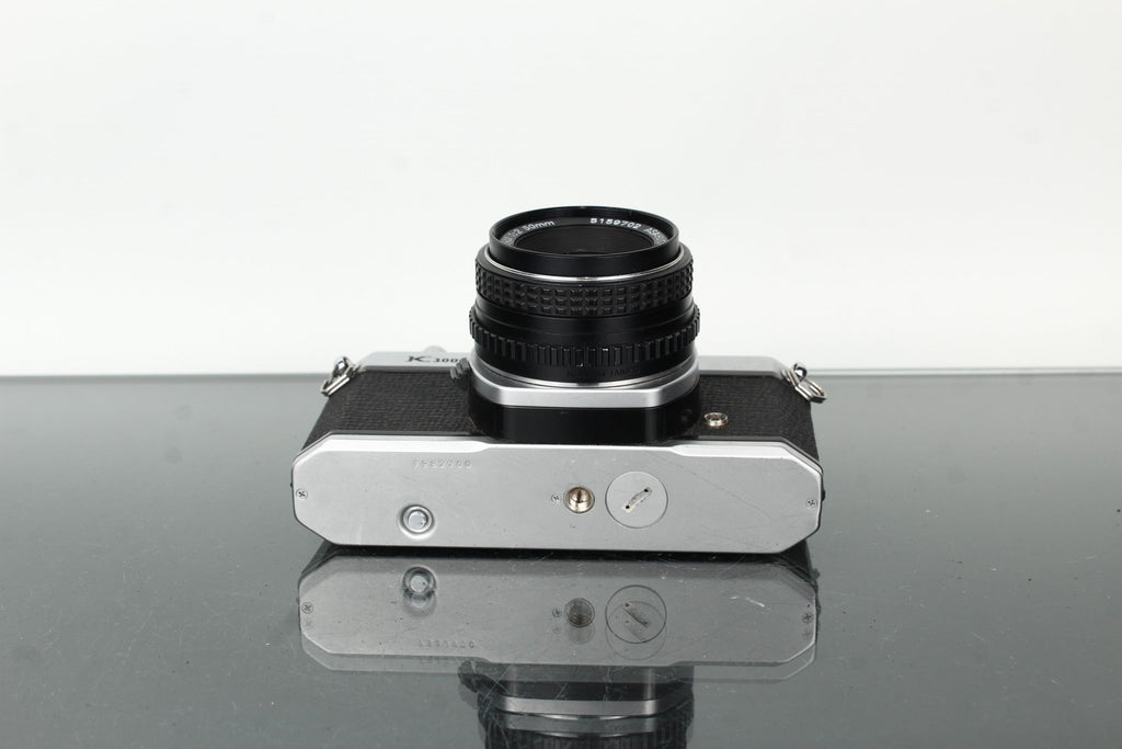 Pentax K1000 + Pentax - M 50mm f/2 - Dutch|Thrift