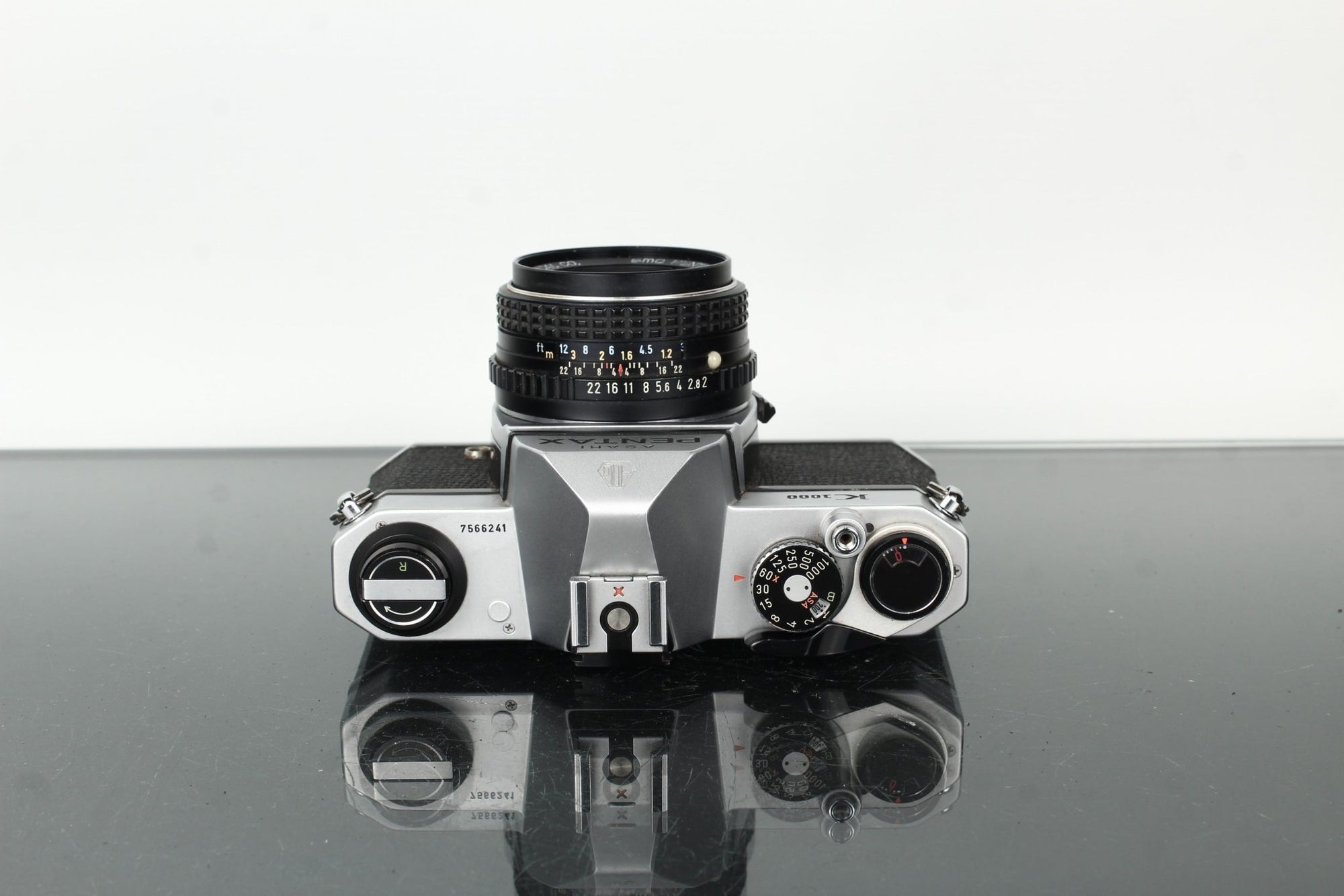 Pentax K1000 + Pentax - M 50mm f/2 - Dutch|Thrift