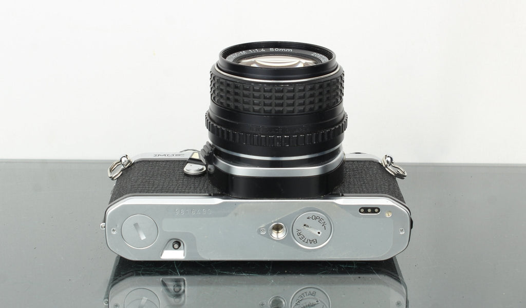 Pentax ME + 50mm 1.4 Pentax lens - Dutch|Thrift