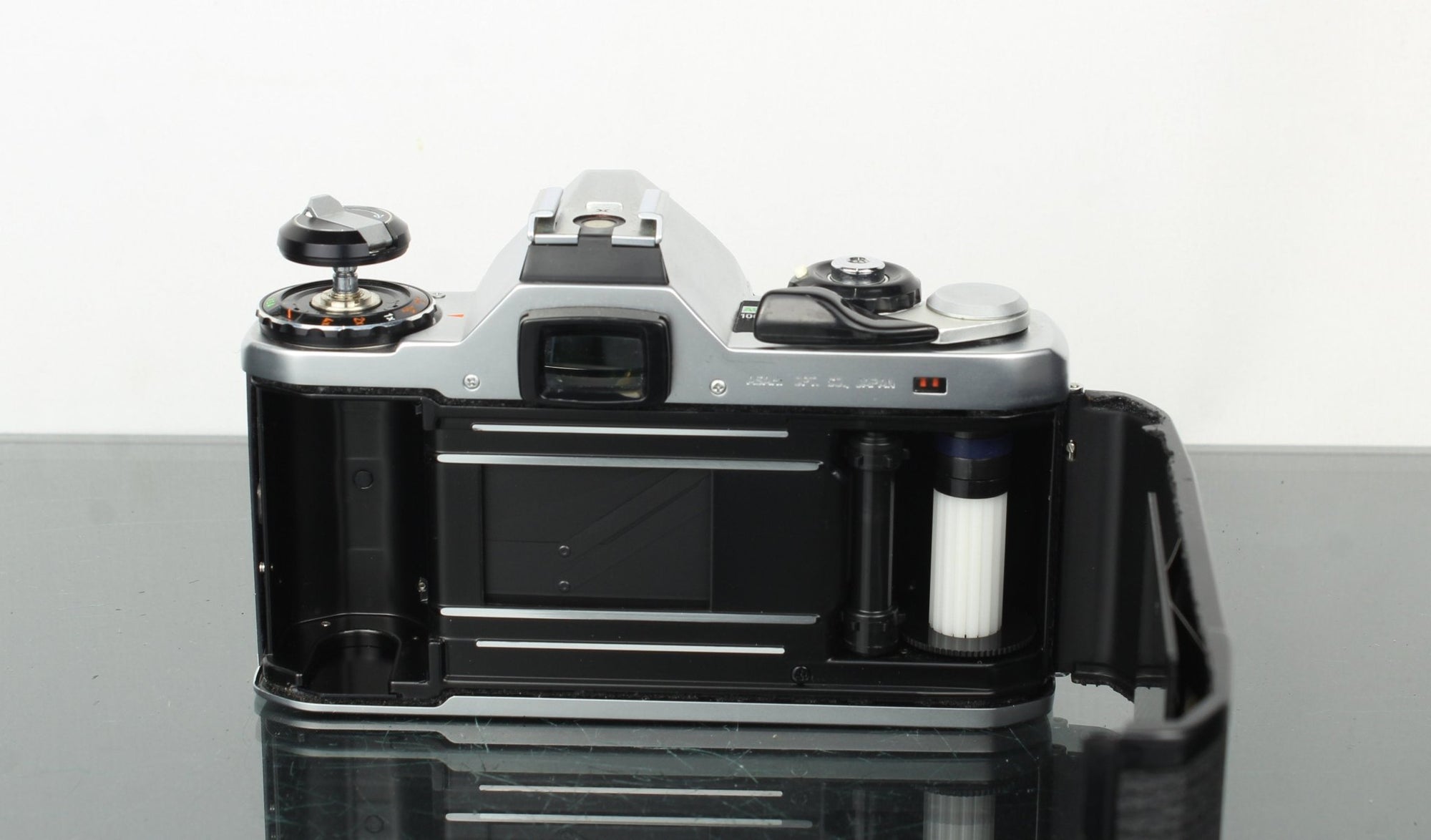 Pentax ME + 50mm 1.4 Pentax lens - Dutch|Thrift