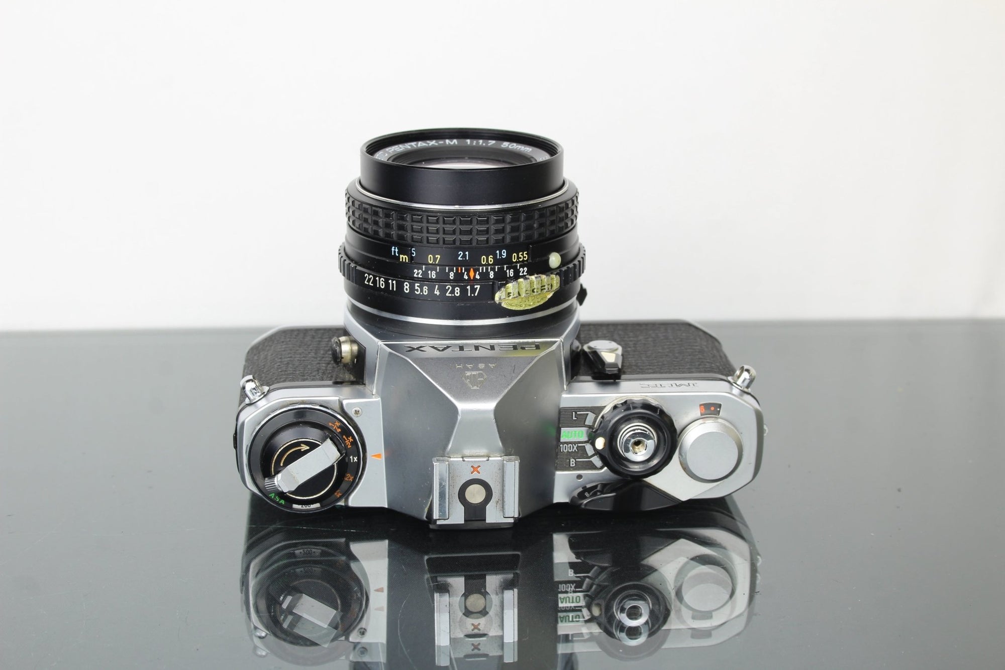 Pentax ME + 50mm 1.7 Pentax - M lens - Dutch|Thrift