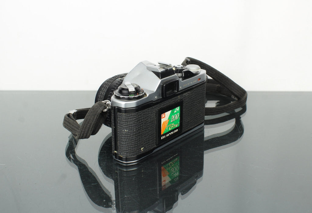 Pentax ME + 50mm 1.7 Pentax - M lens - Dutch|Thrift