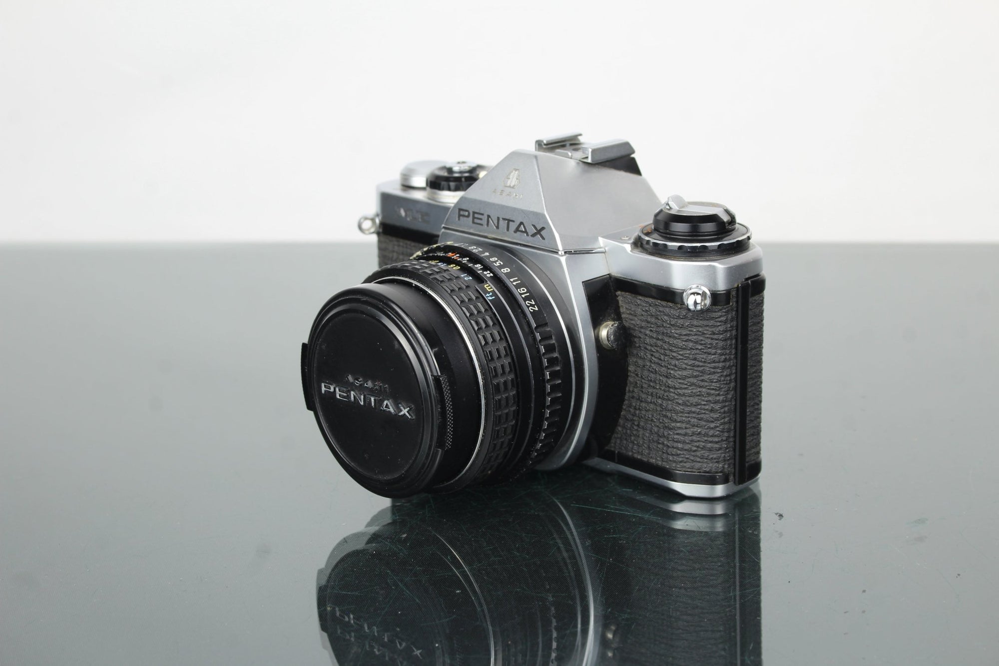 Pentax ME + 50mm 1.7 Pentax - M lens - Dutch|Thrift