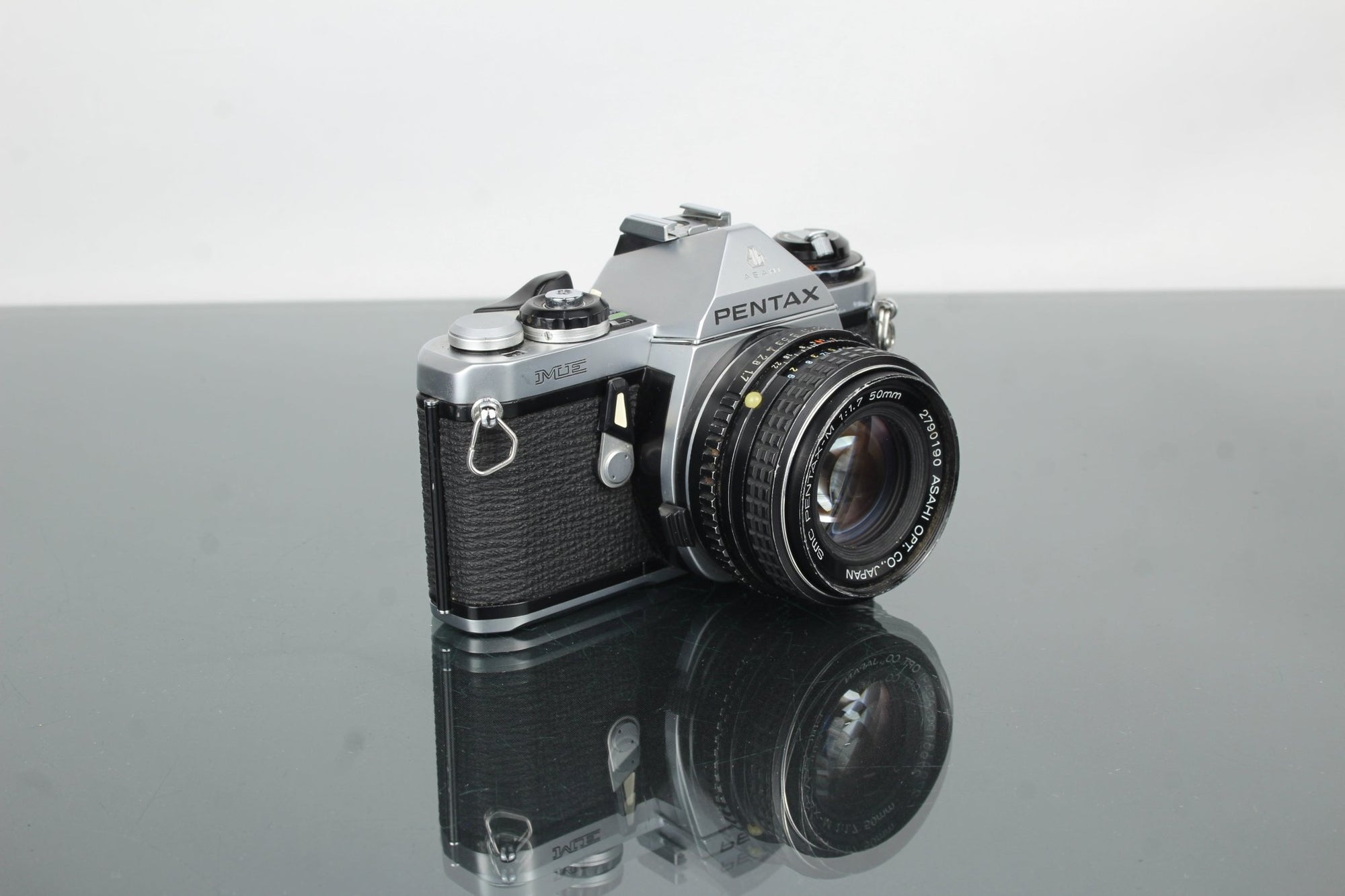 Pentax ME + 50mm 1.7 Pentax - M lens - Dutch|Thrift