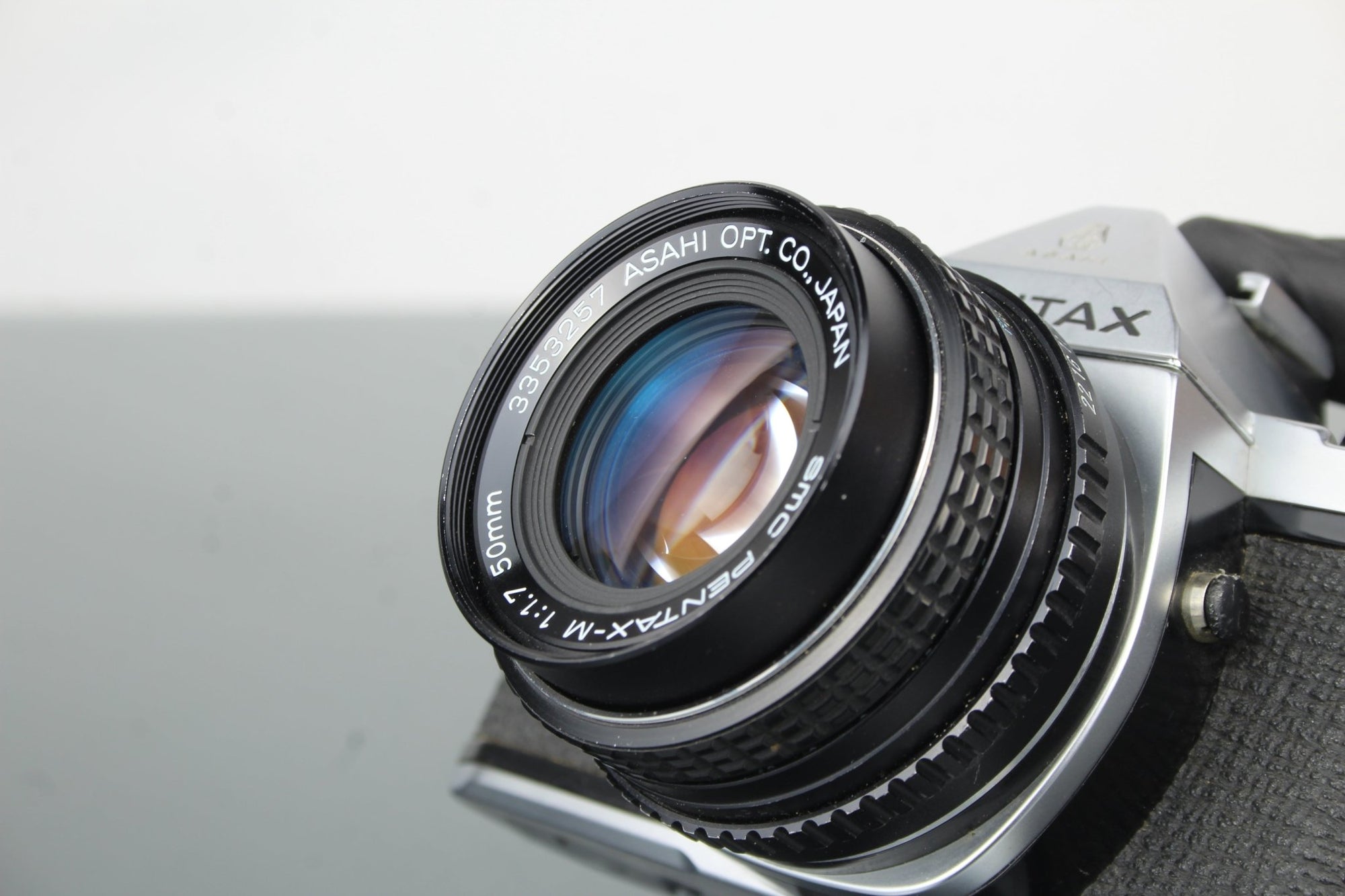 Pentax ME + 50mm 1.7 Pentax - M lens - Dutch|Thrift