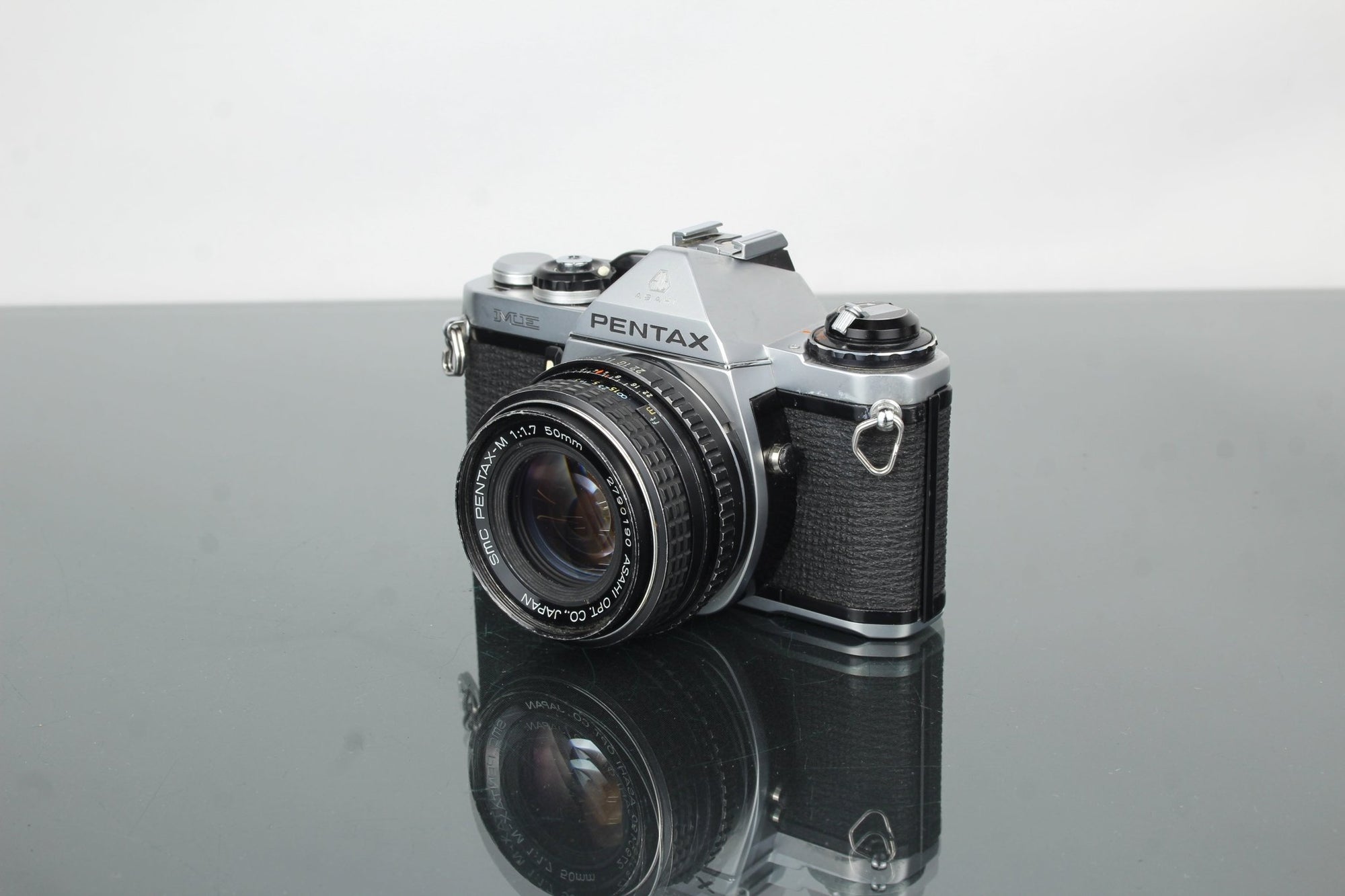 Pentax ME + 50mm 1.7 Pentax - M lens - Dutch|Thrift