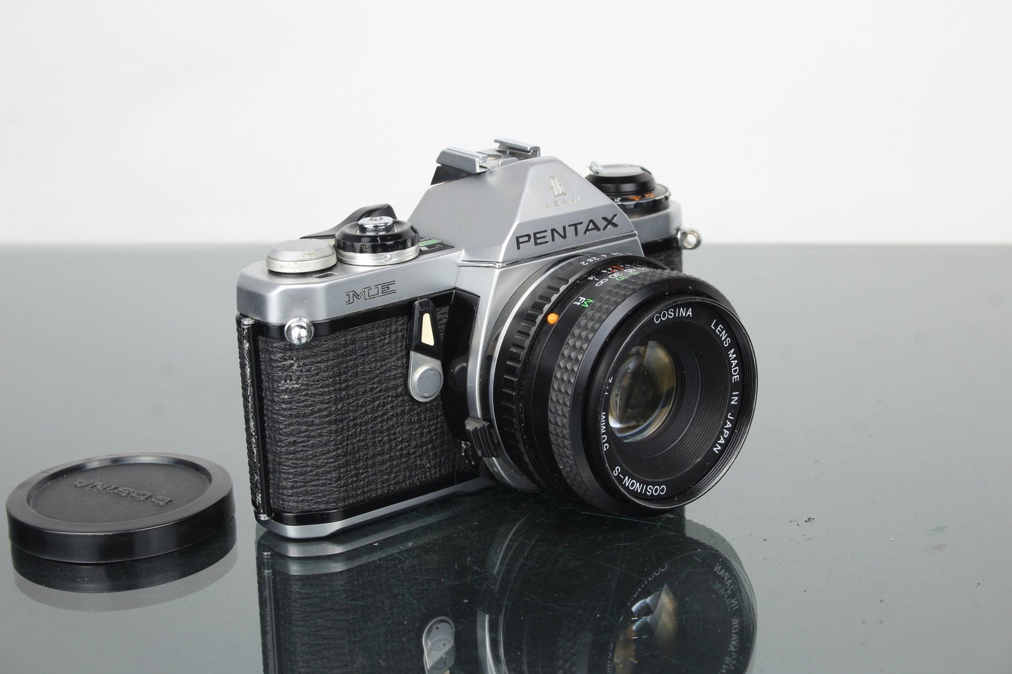 Pentax ME + 50mm f/2 Cosina lens - Dutch|Thrift