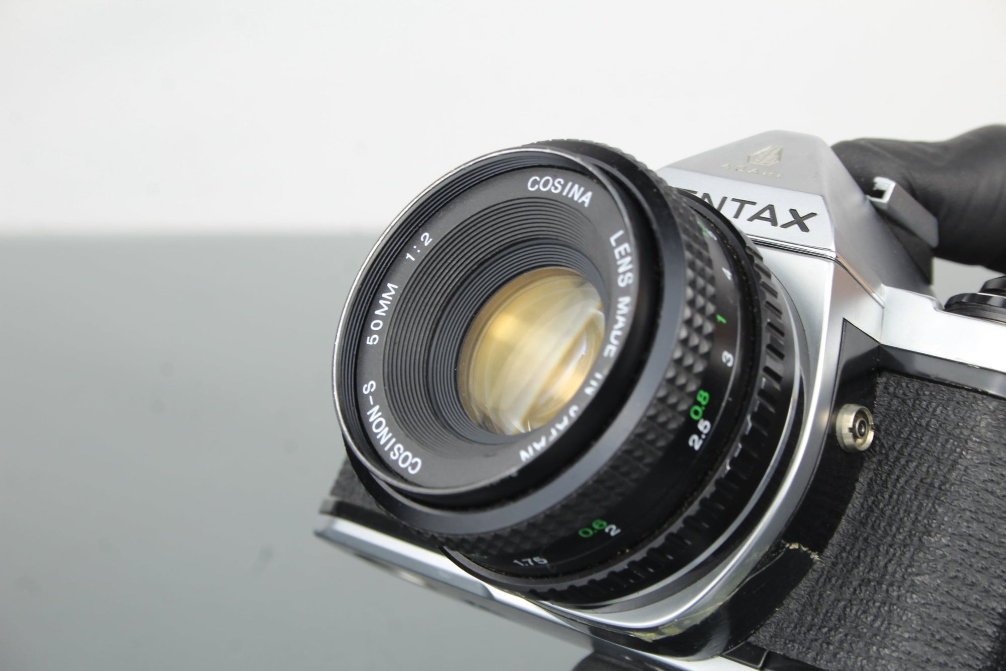 Pentax ME + 50mm f/2 Cosina lens - Dutch|Thrift