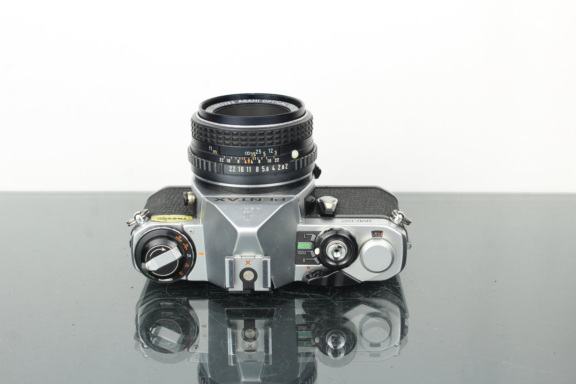 Pentax ME + 50mm f/2 Pentax - M lens - Dutch|Thrift