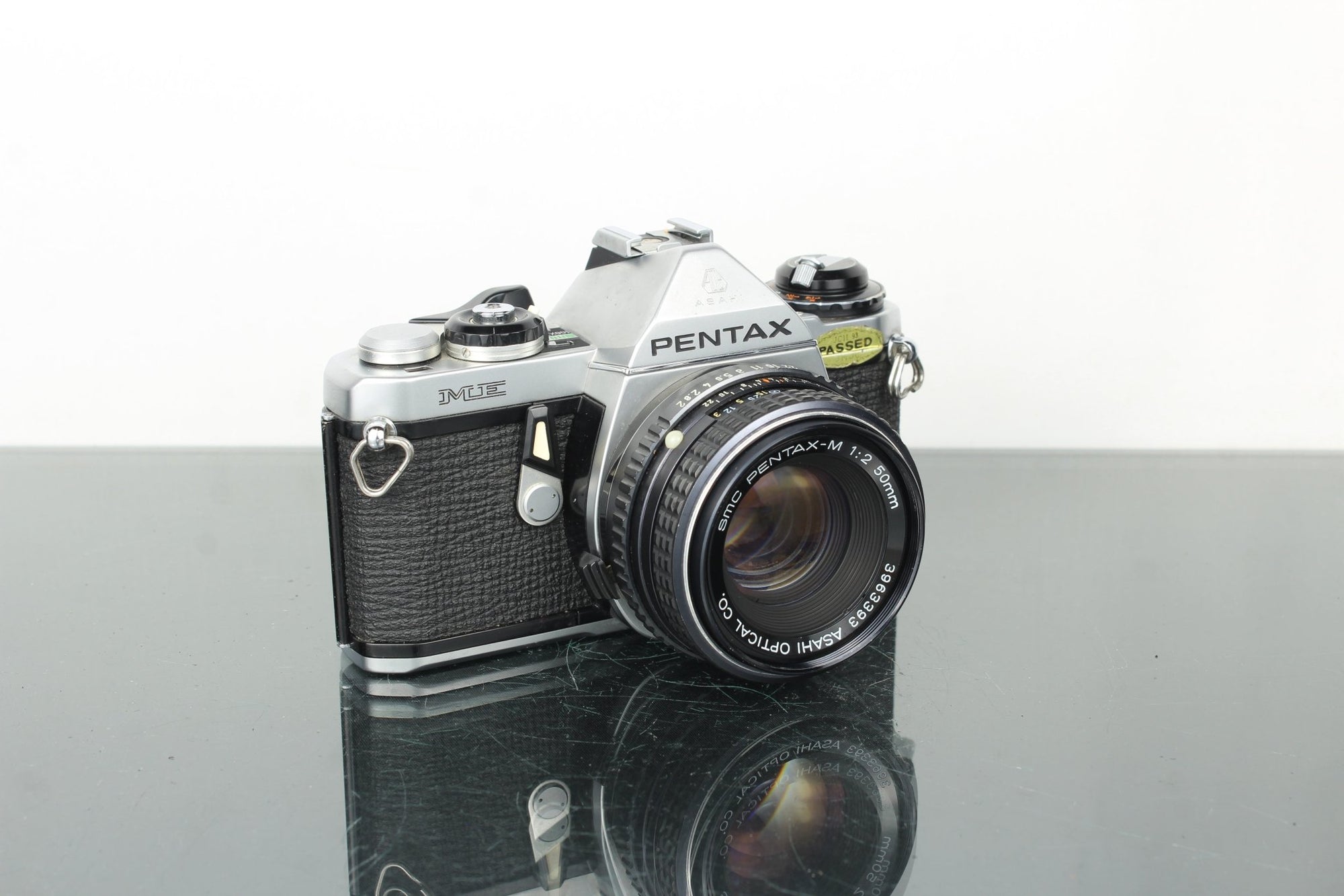 Pentax ME + 50mm f/2 Pentax - M lens - Dutch|Thrift