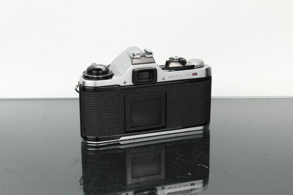 Pentax ME + Pentax - M 1:2 50mm - Dutch|Thrift