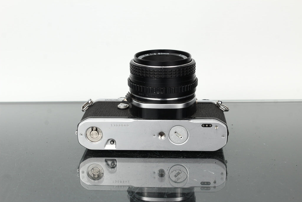 Pentax ME + Pentax - M 1:2 50mm - Dutch|Thrift