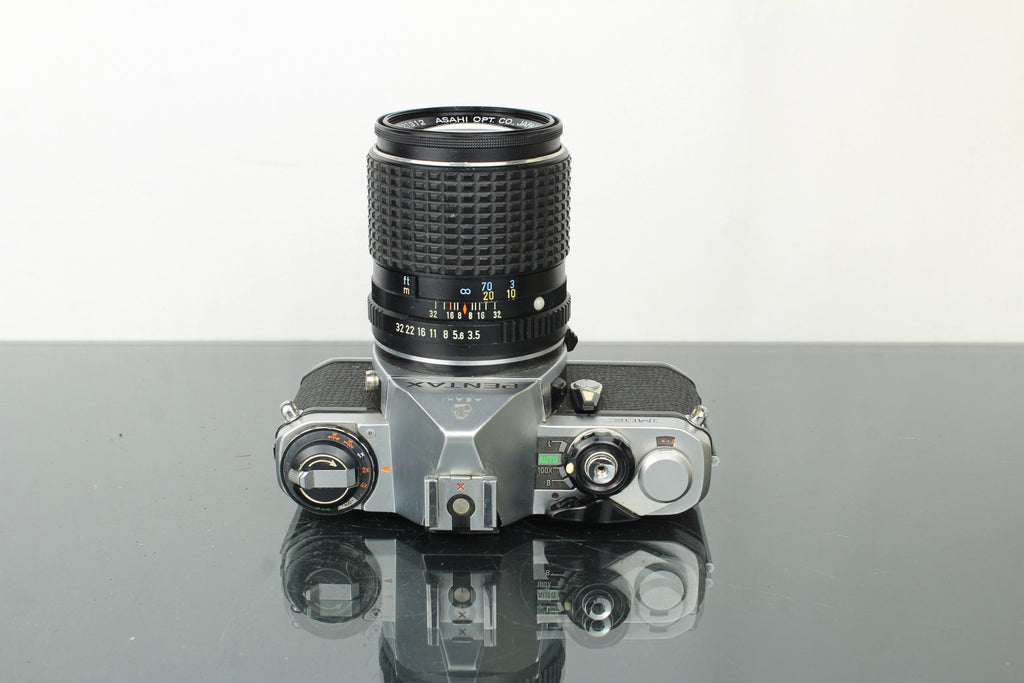 Pentax ME + Pentax M 135mm f/3.5 lens - Dutch|Thrift