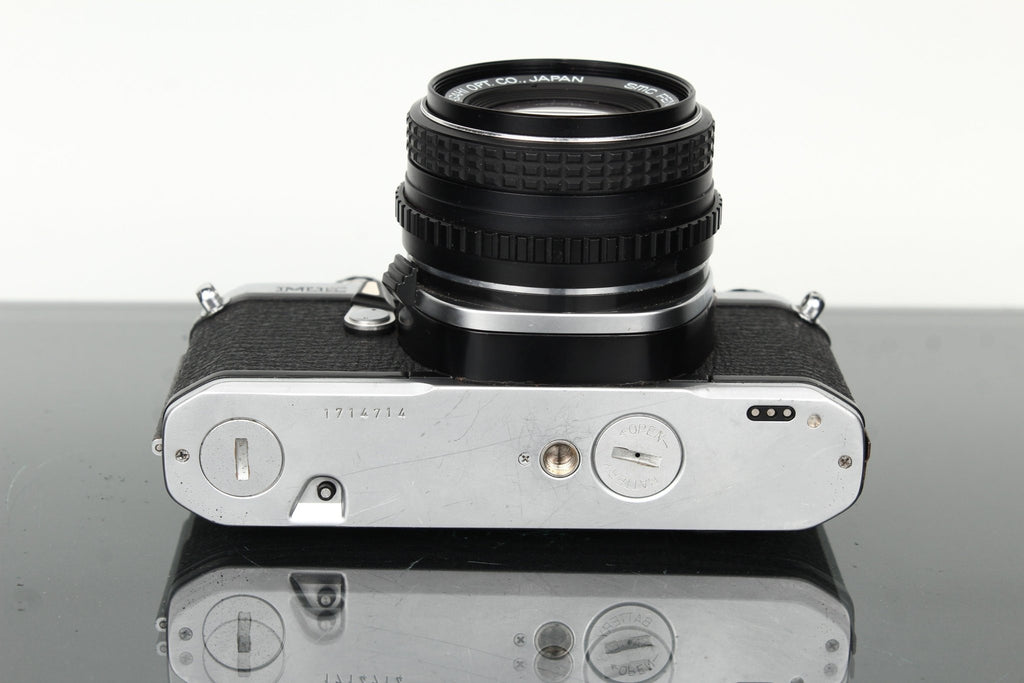 Pentax ME + Pentax - M 50mm f/1.7 - Dutch|Thrift