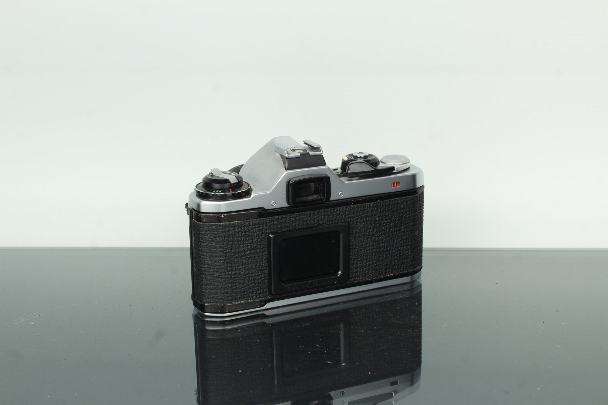 Pentax ME SMC-M 50mm f/1.7 – Dutch|Thrift