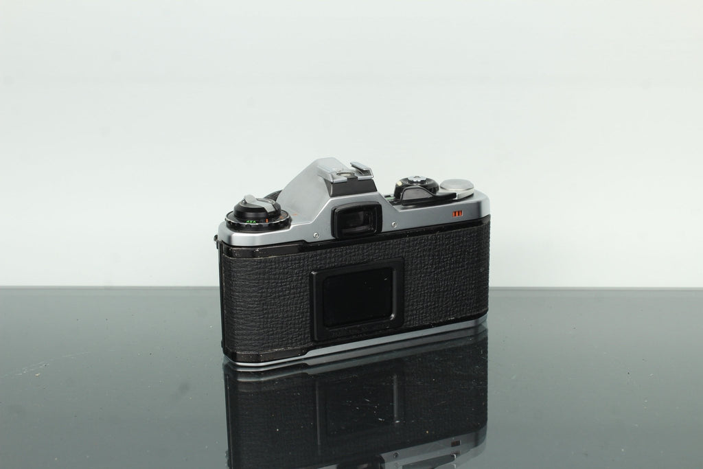 Pentax ME SMC - M 50mm f/1.7 - Dutch|Thrift