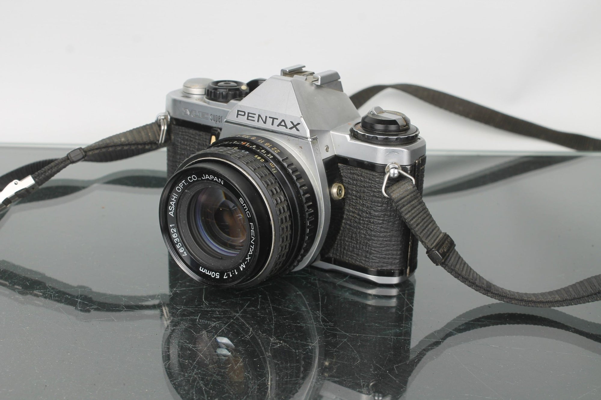 Pentax ME Super - Dutch|Thrift