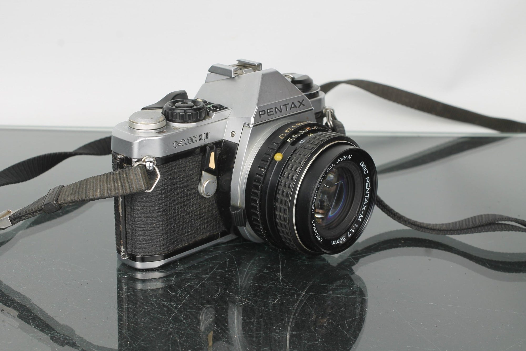 Pentax ME Super - Dutch|Thrift
