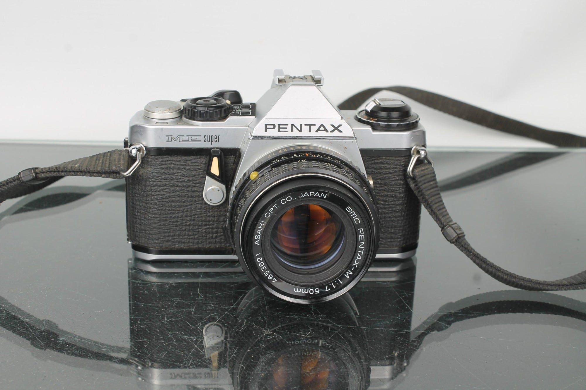 Pentax ME Super - Dutch|Thrift