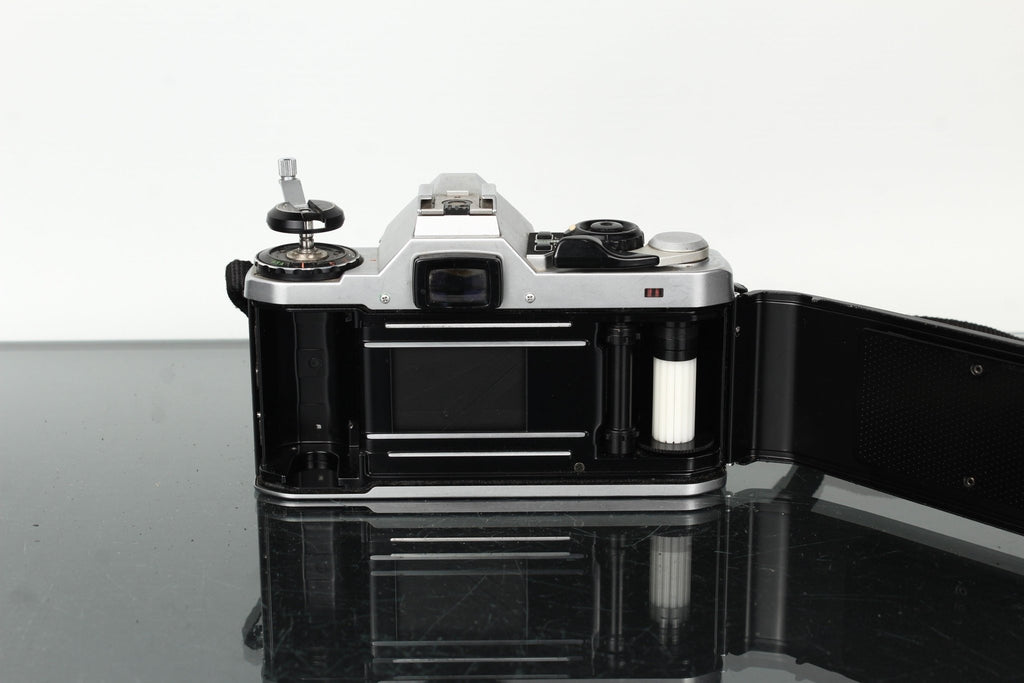 Pentax ME Super + Pentax - M 1:1.7 50mm - Dutch|Thrift