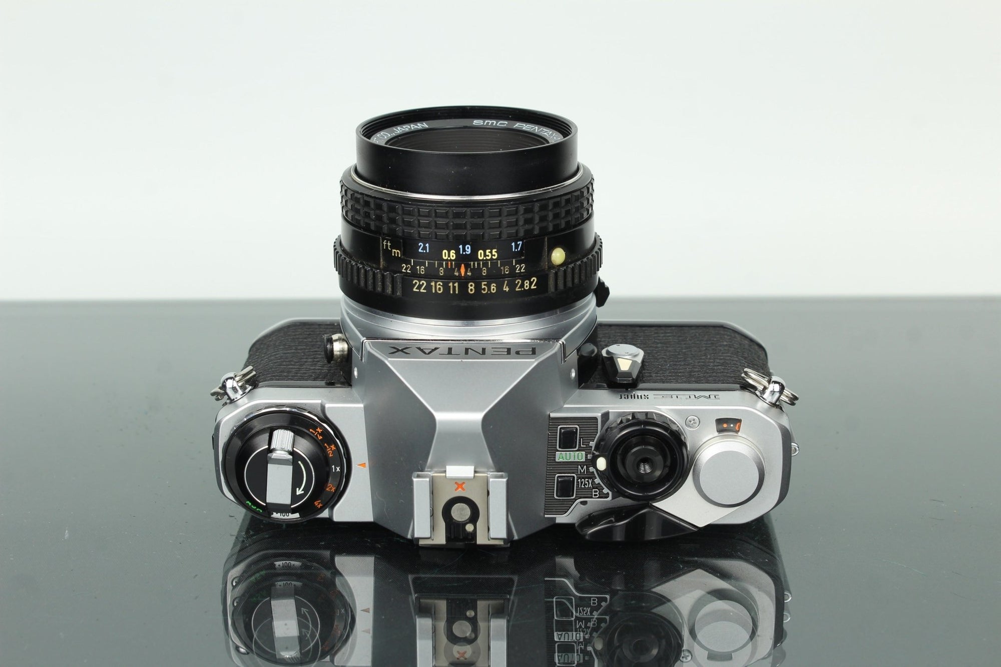 Pentax ME Super + Pentax - M 1:2 50mm - Dutch|Thrift