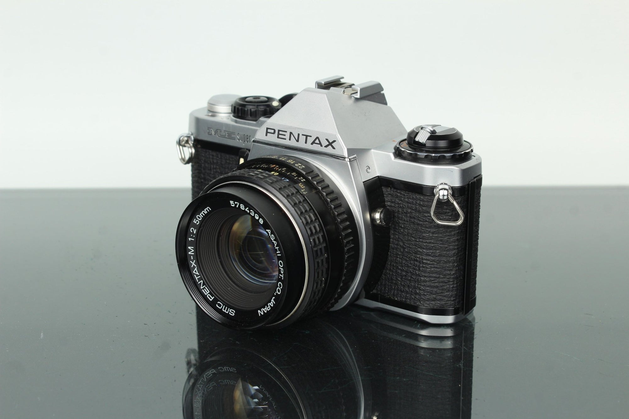 Pentax ME Super + Pentax - M 1:2 50mm - Dutch|Thrift