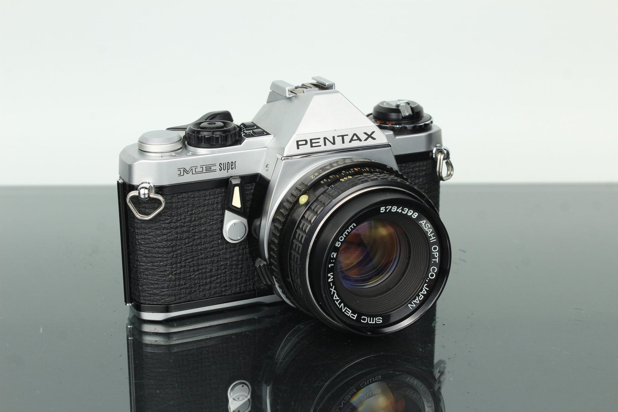 Pentax ME Super + Pentax - M 1:2 50mm - Dutch|Thrift
