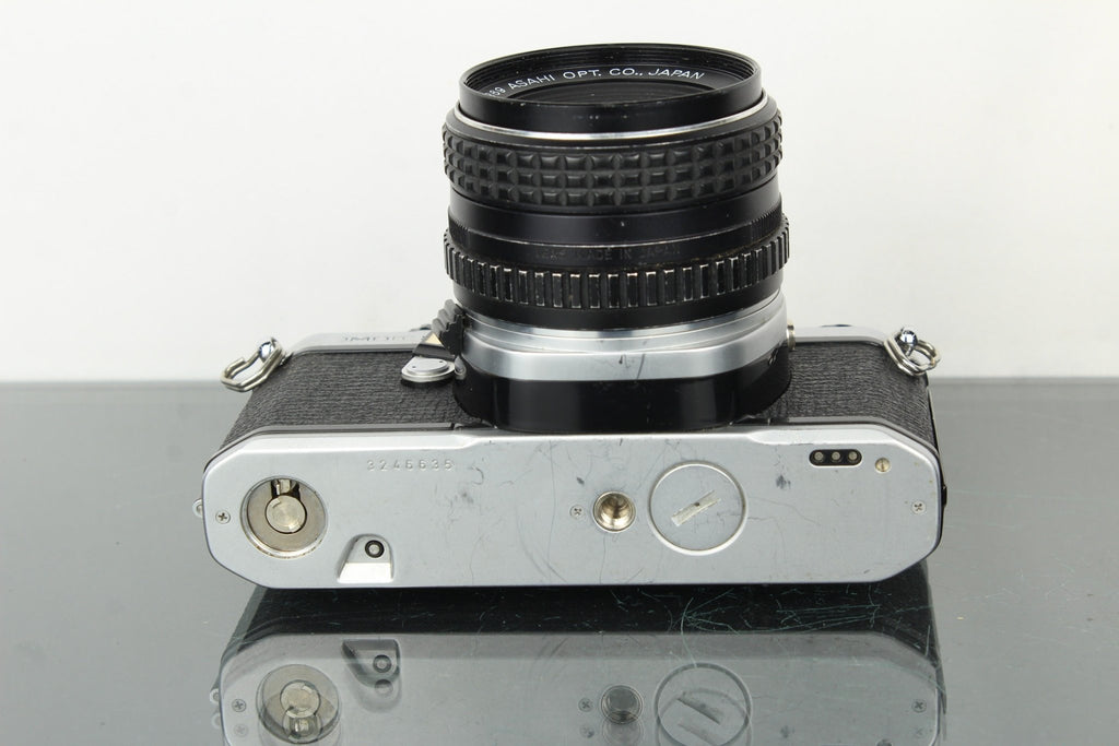 Pentax ME Super SMC Pentax 55mm f/2 - Dutch|Thrift