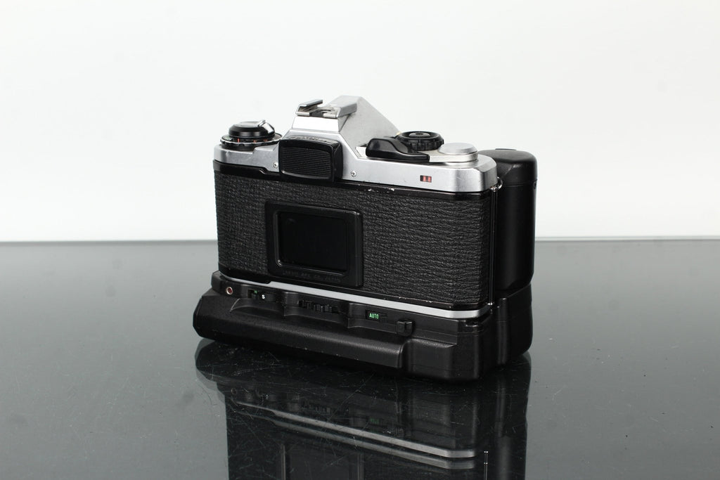 Pentax ME Super + SMC Pentax - M 1:2 50mm - Dutch|Thrift