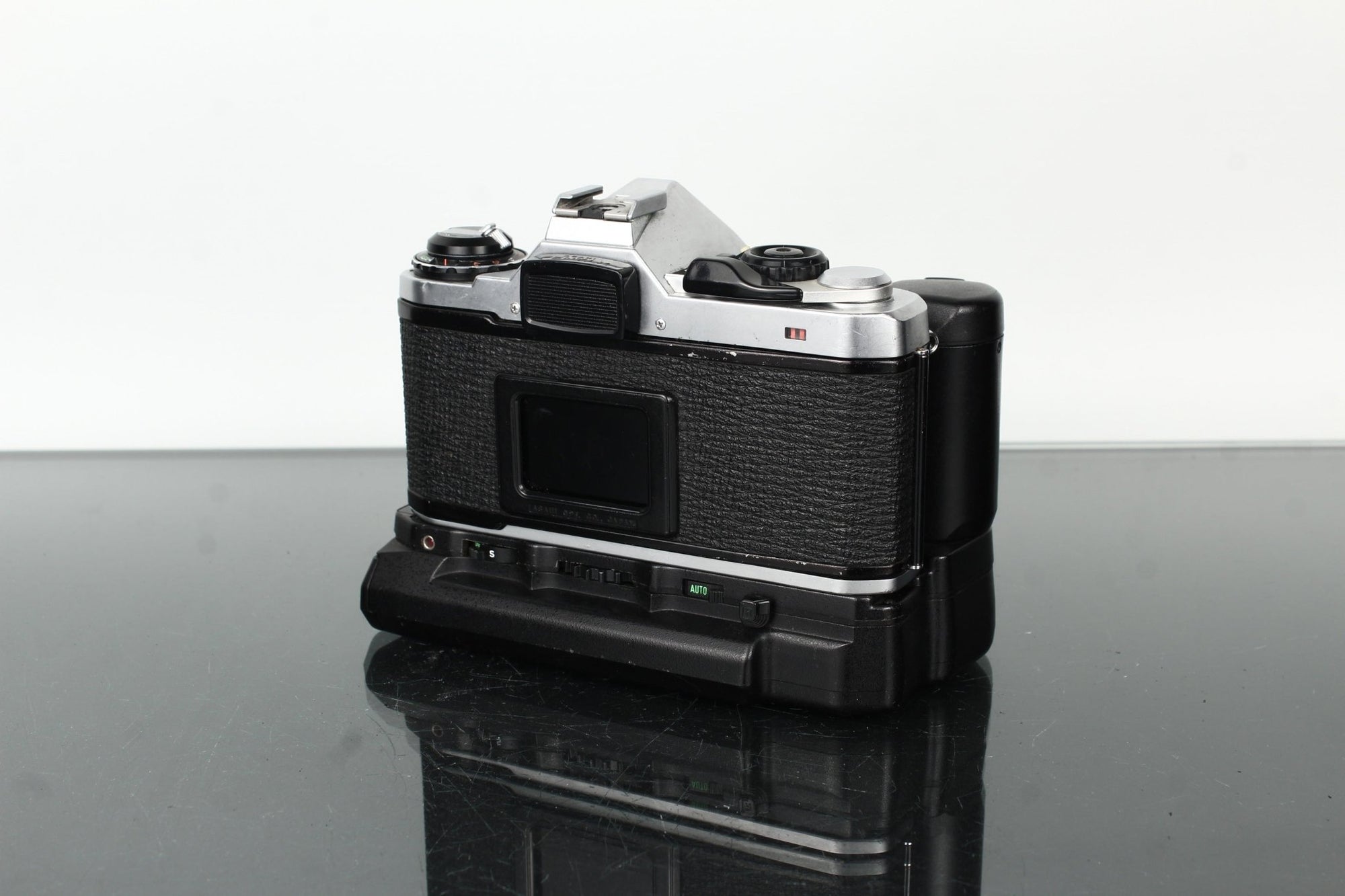 Pentax ME Super + SMC Pentax - M 1:2 50mm - Dutch|Thrift