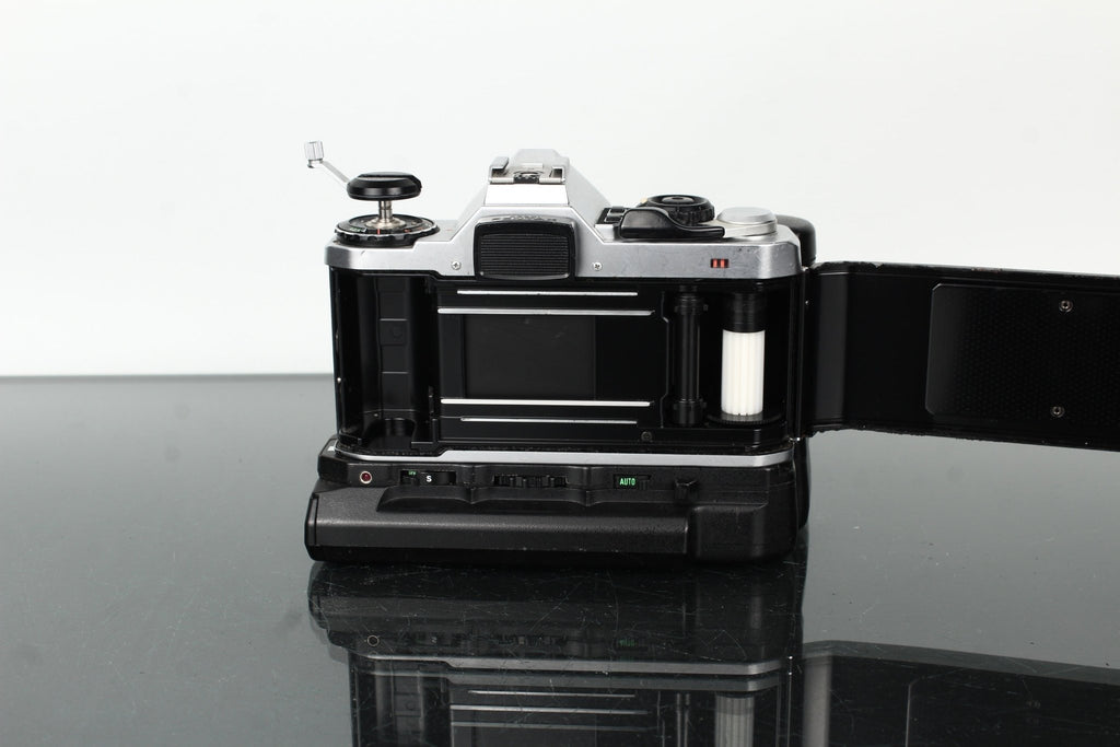 Pentax ME Super + SMC Pentax - M 1:2 50mm - Dutch|Thrift