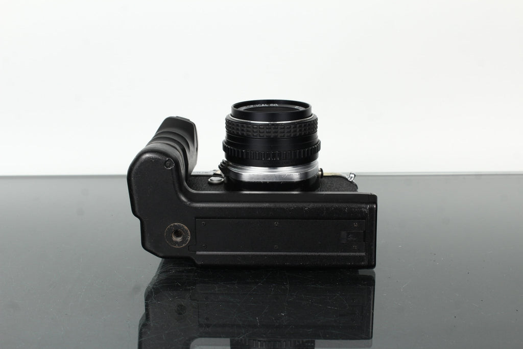 Pentax ME Super + SMC Pentax - M 1:2 50mm - Dutch|Thrift