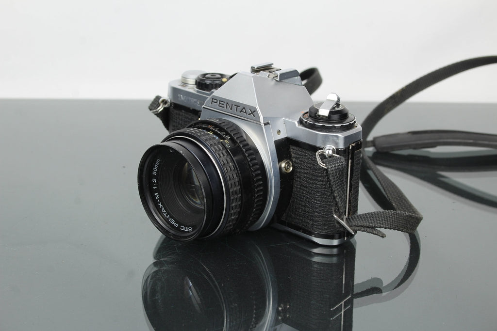 Pentax ME Super + SMC Pentax - M 50mm f/2 lens - Dutch|Thrift