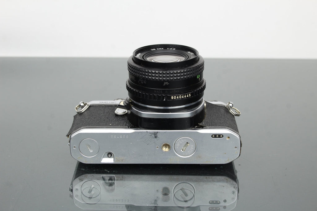 Pentax ME + Vivitar 28mm 1:2.8 AUTO lens - Dutch|Thrift
