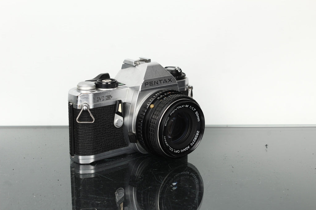 Pentax MG + Pentax - M 1:1.7 50mm - Dutch|Thrift