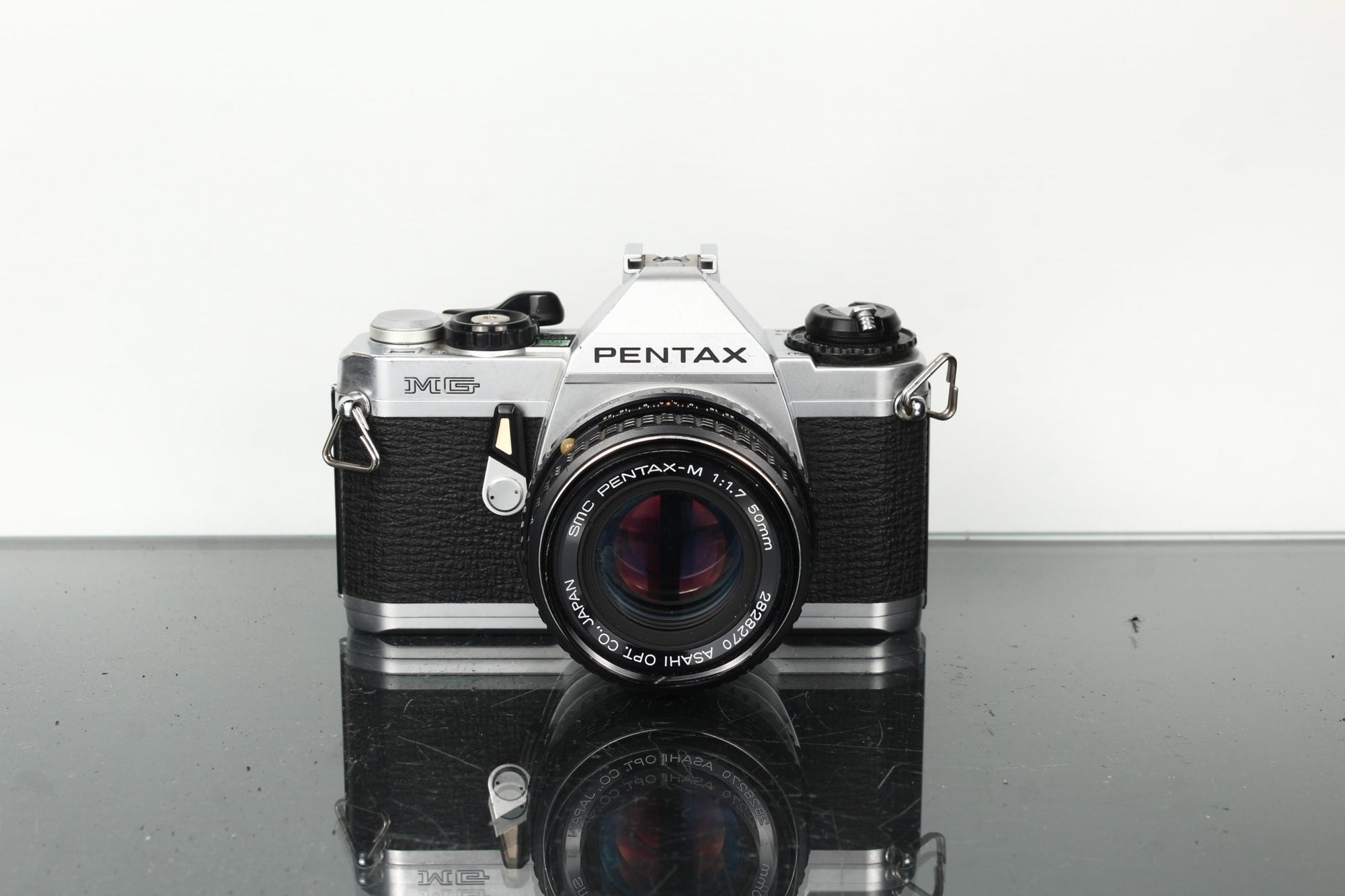 Pentax MG + Pentax - M 1:1.7 50mm - Dutch|Thrift