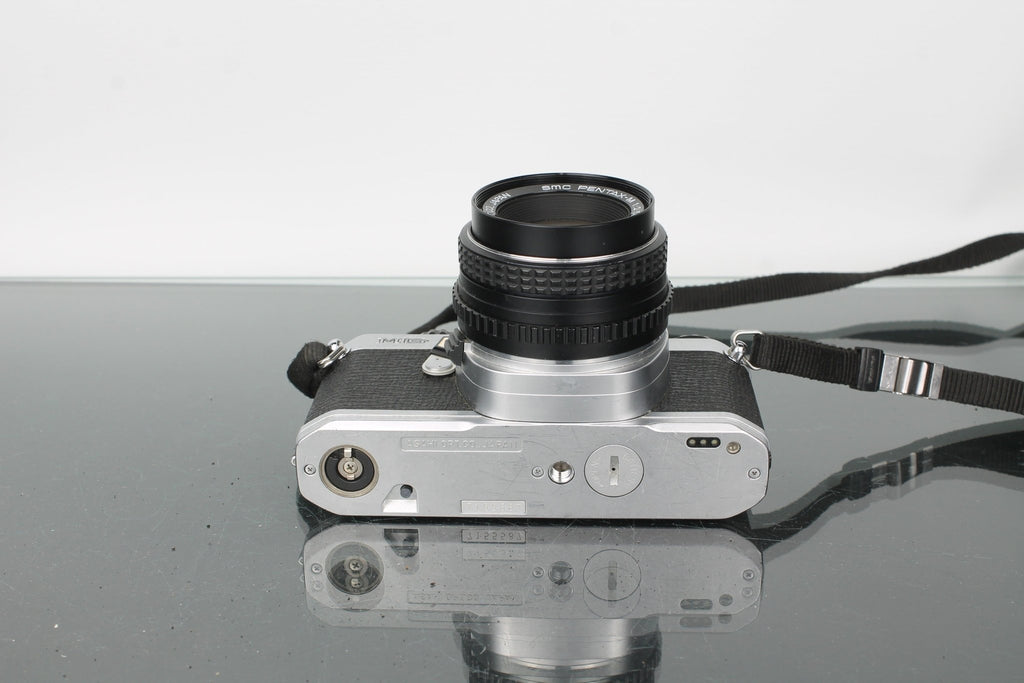 Pentax MG + SMC Pentax - M 1:2 50mm - Dutch|Thrift