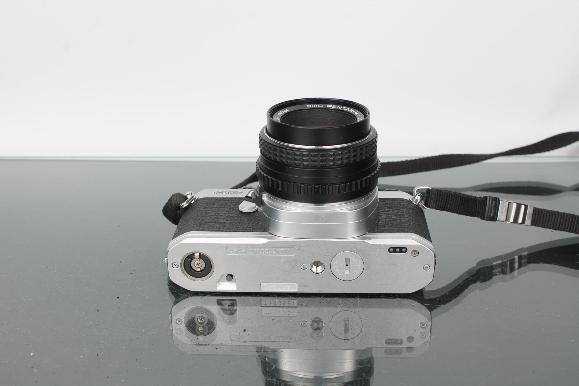 Pentax MG + SMC Pentax - M 1:2 50mm - Dutch|Thrift