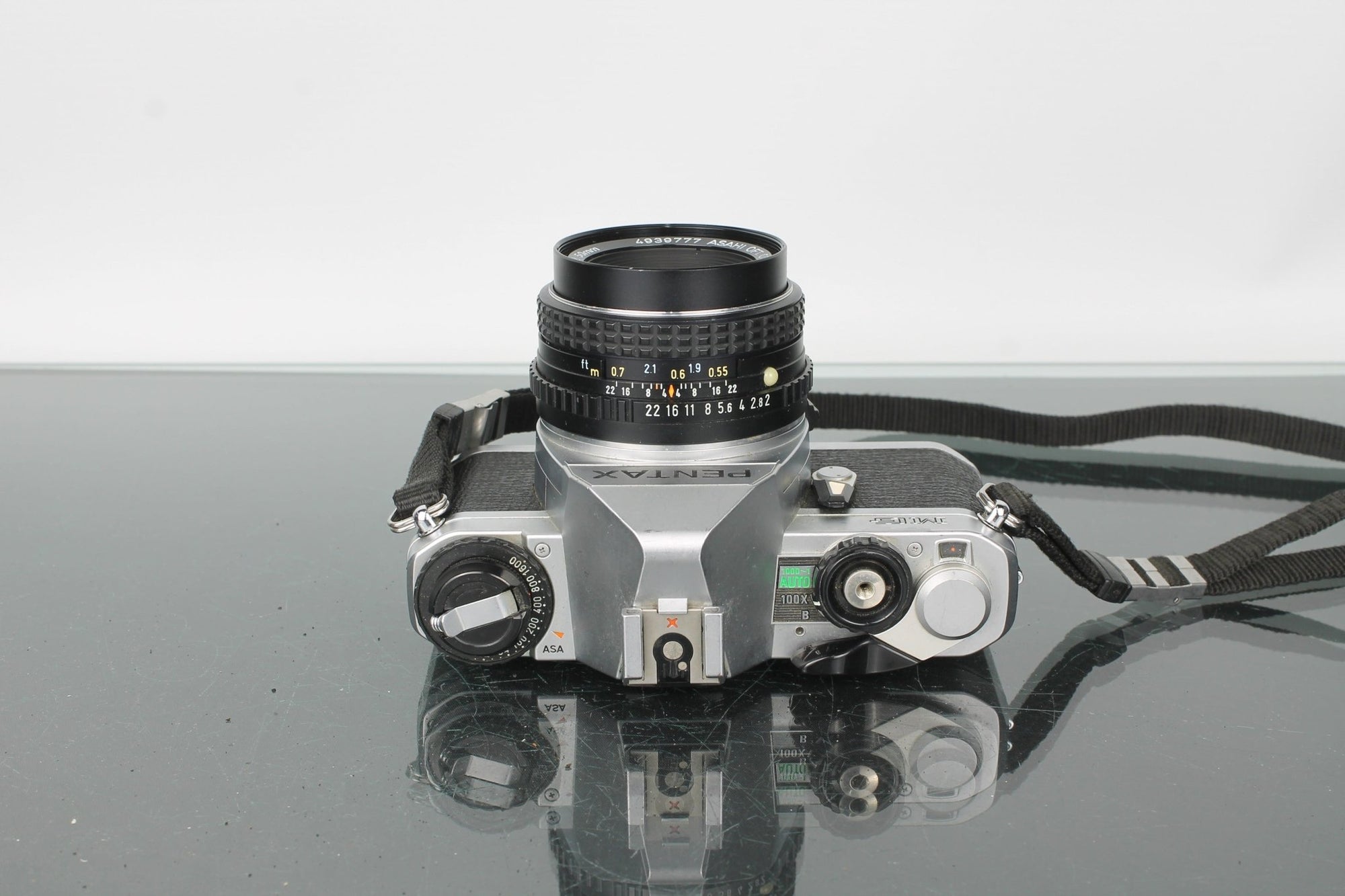 Pentax MG + SMC Pentax - M 1:2 50mm - Dutch|Thrift