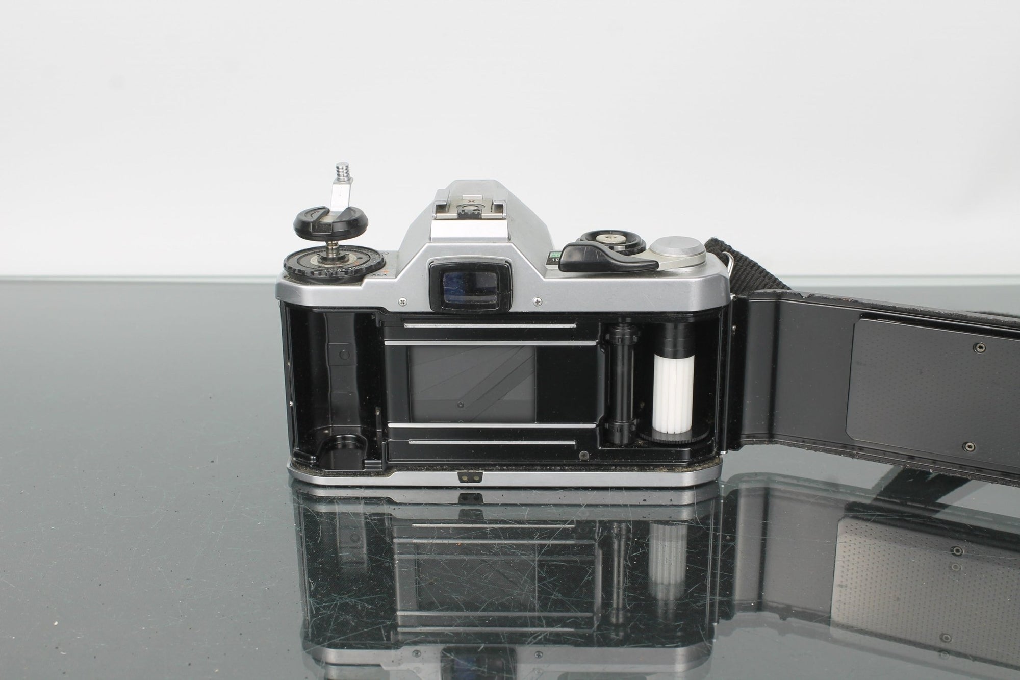Pentax MG + SMC Pentax - M 1:2 50mm - Dutch|Thrift