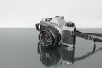 Pentax MG + SMC Pentax - M 1:2 50mm - Dutch|Thrift