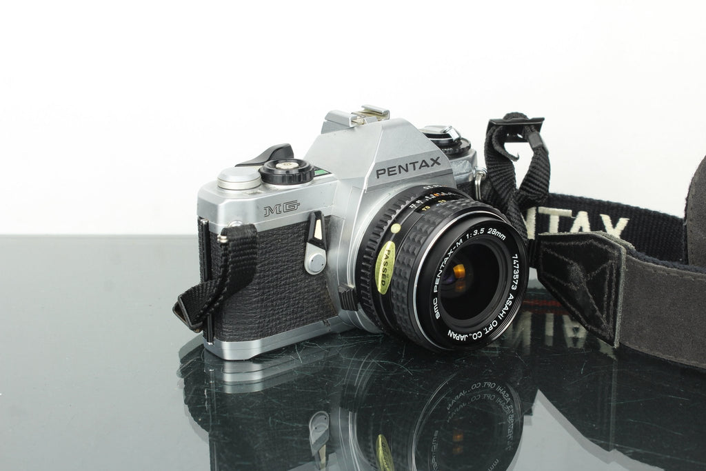 Pentax MG + SMC Pentax - M 28mm f/3.5 - Dutch|Thrift