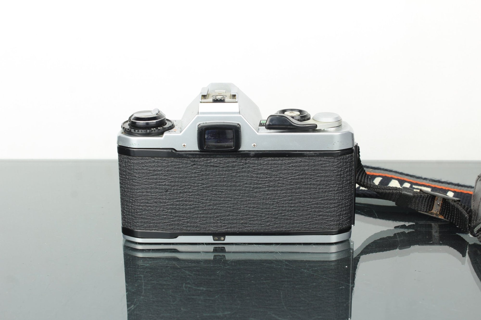 Pentax MG + SMC Pentax - M 28mm f/3.5 - Dutch|Thrift