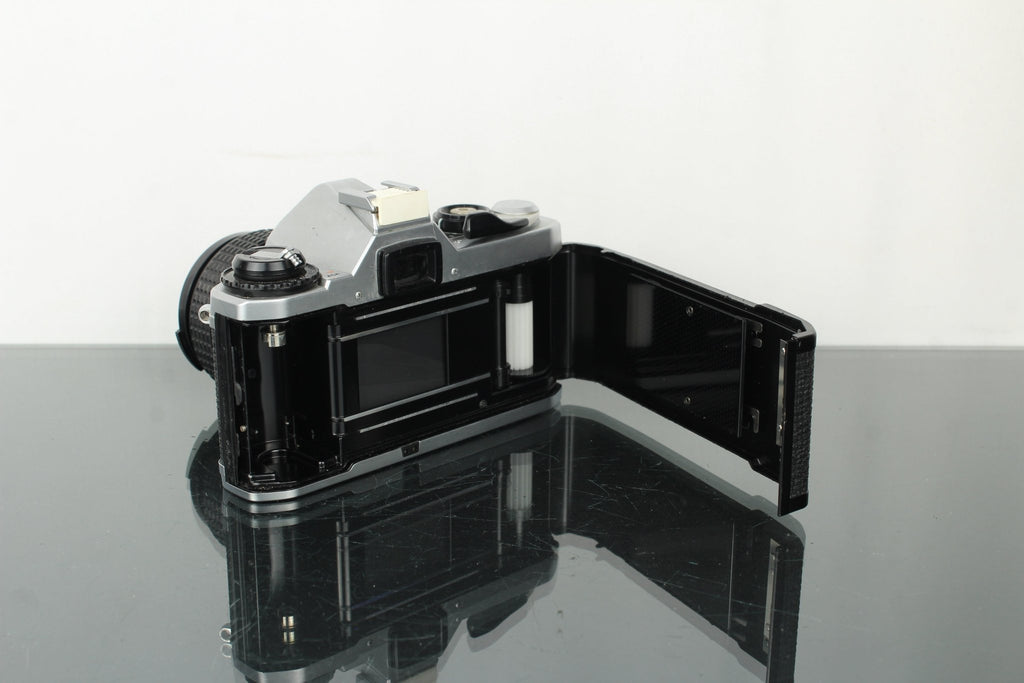 Pentax MG + SMC Pentax - M 35mm f/2 - Dutch|Thrift