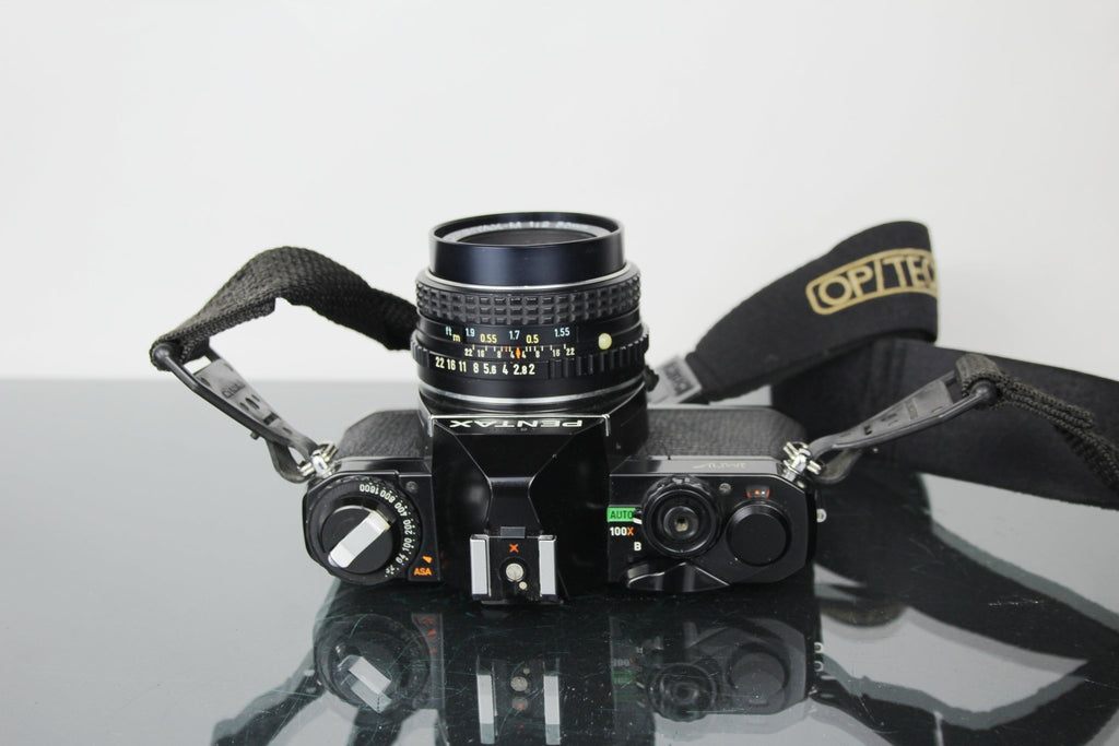 Pentax MV + 50mm f/2 Pentax lens - Dutch|Thrift